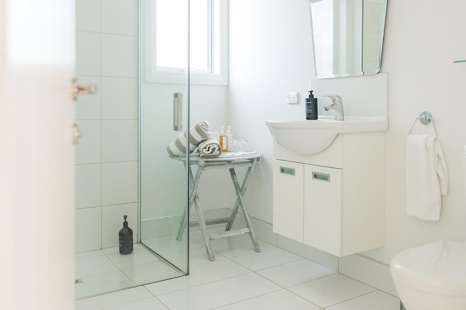 Revive On Oakview Boutique Beauty And Accommodation Ashburton Exteriér fotografie