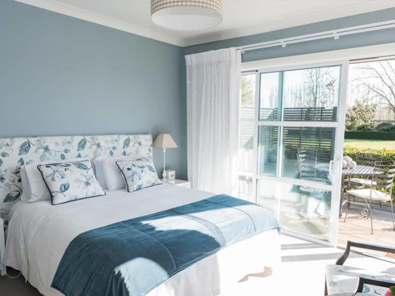 Revive On Oakview Boutique Beauty And Accommodation Ashburton Exteriér fotografie